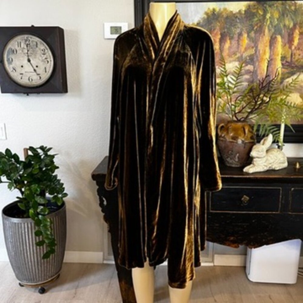 CITRON of Santa Barbara copper in color VELVET OVERCOAT